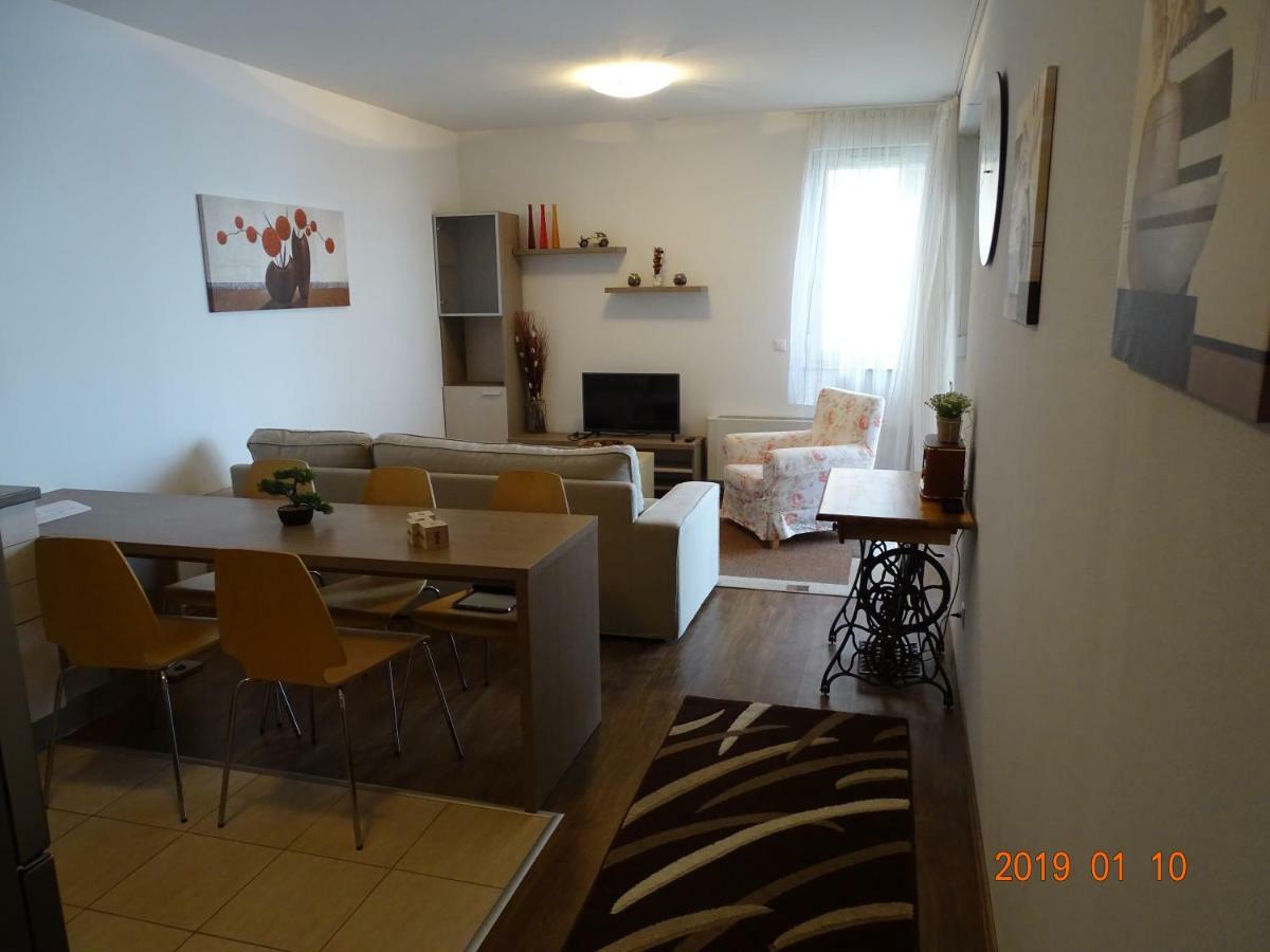 Galeriusbeach Deluxe Apartment Siofok Bagian luar foto
